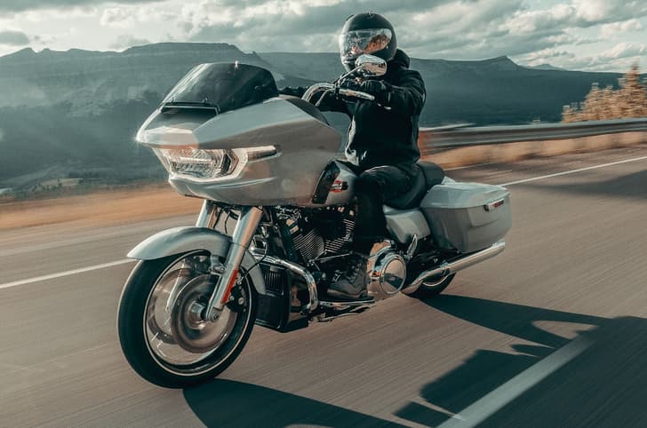 Harley-Davidson Road Glide front left action shot in field